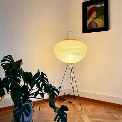 Akari 10A Floor Lamp