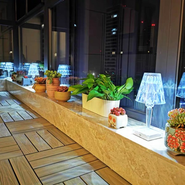 Лампа с большой батареей