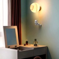 Настенный светильник космонавта