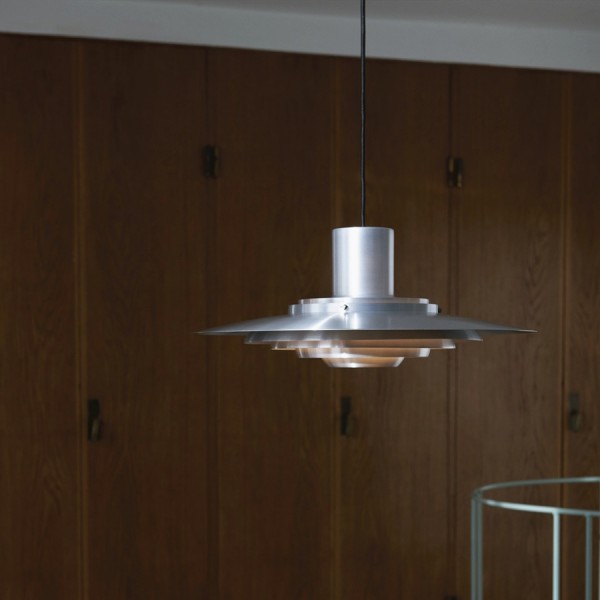 P376 Pendant Light
