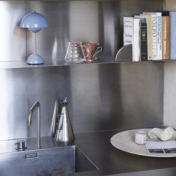 Портативная настольная лампа Macaroon Bud