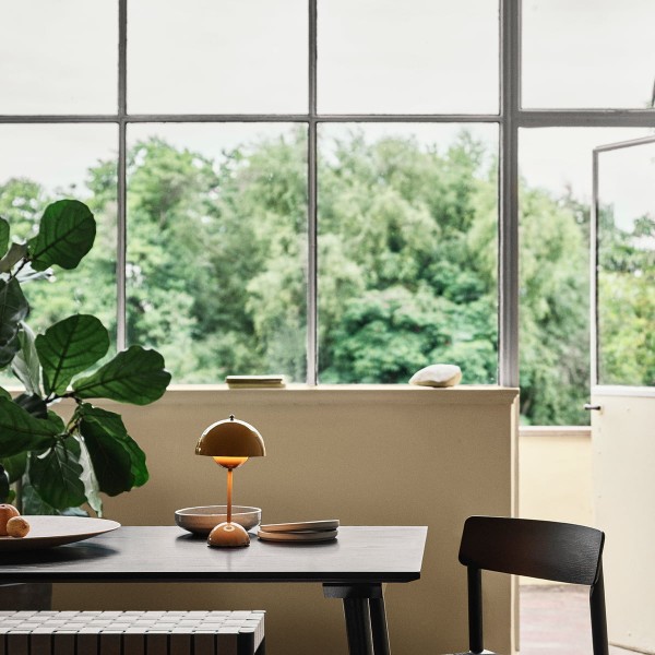 Macaroon Bud Portable Table Lamp