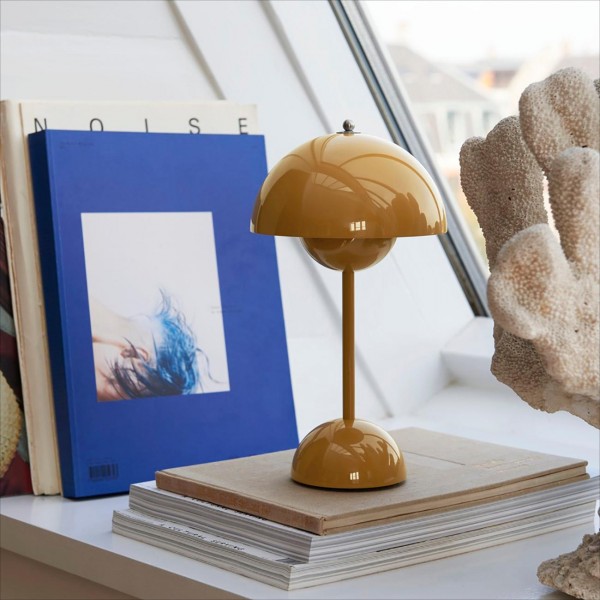 Macaroon Bud Portable Table Lamp