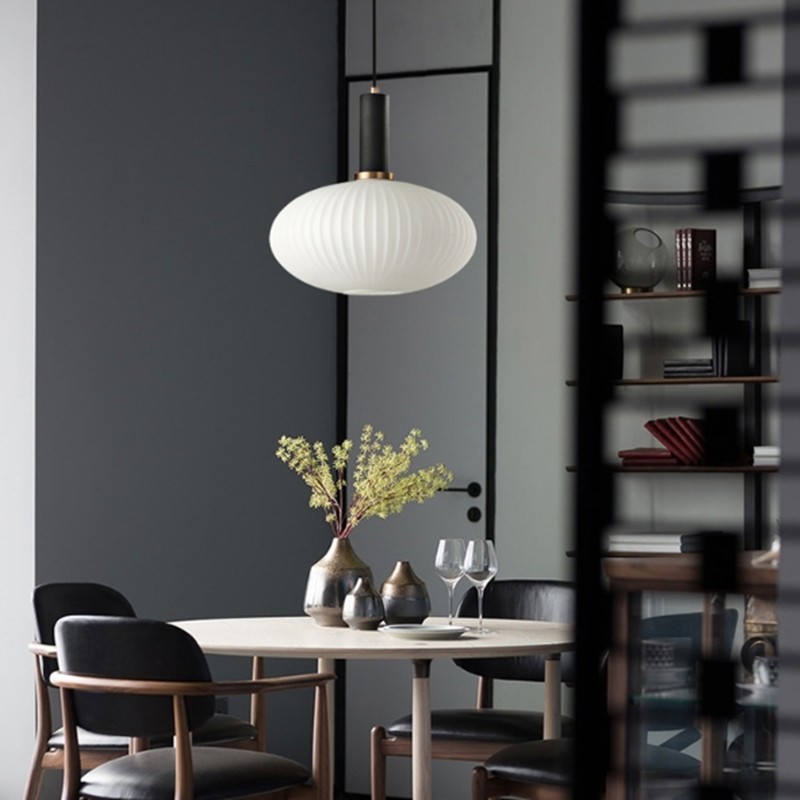 Стеклянный подвесной светильник VACARIUS