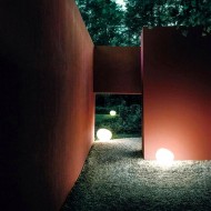 Настольная лампа из гальки